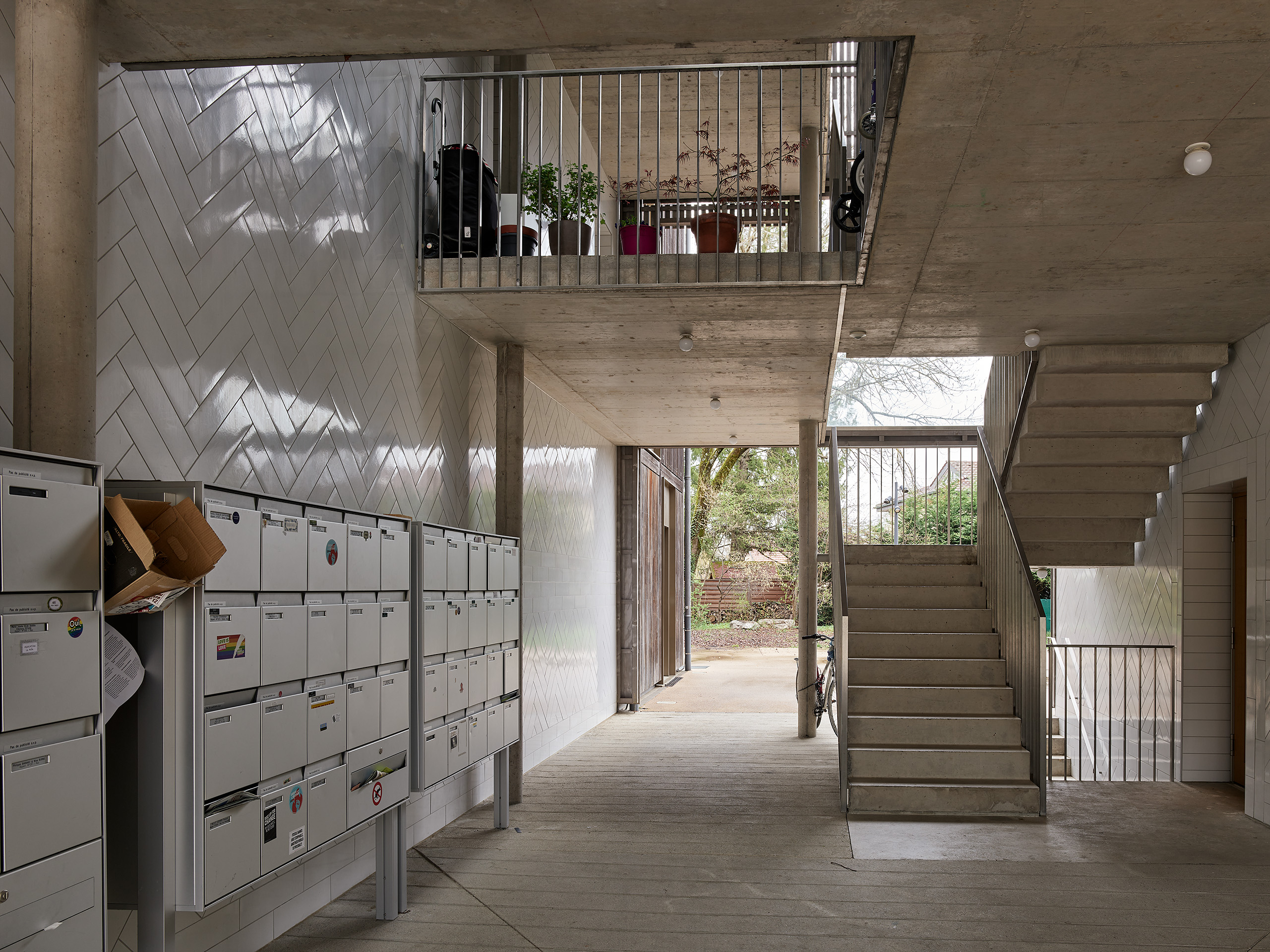 Ahp0076 AIQ4 008362 J2560